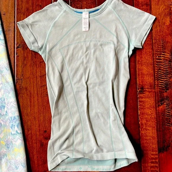 3 piece teal Ivivva outfit size 10. Shirt, zip up jacket and pants. - Picture 6 of 6